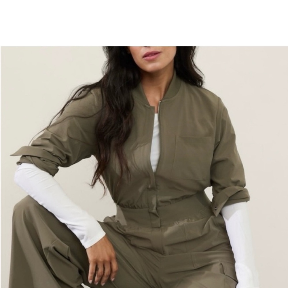 Athleta Brooklyn Long Sleeve NWT Size 6 Olive Green Women's Jumpsuit